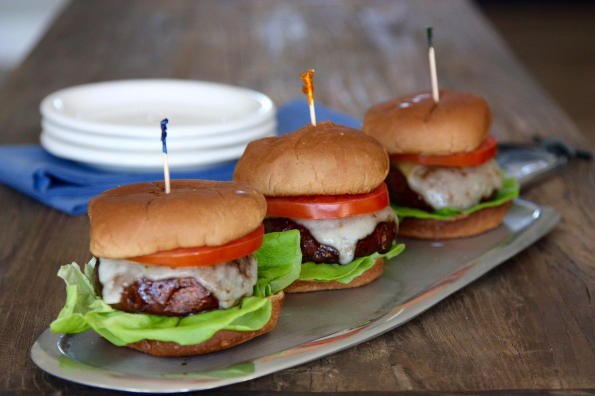 We are gearing up for the Super Bowl this weekend! 🏈 Gonna serve these awesome Portabella Sliders! Recipe on the blog today! goodthymekitchen.com/portabella-mus…