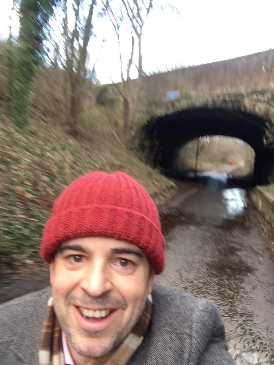 MarkusHiemann's tweet photo. On way home from 1st @nhsnss corporate induction of 2018 via #NCNRoute1. Covered the great work being done on #resourceeffiency , #sustainablesupplychains , and Greenspace Demonstration Project to name but a few. #naturalhealthservice #sustainablehealthcare https://t.co/JHtRk80pzg