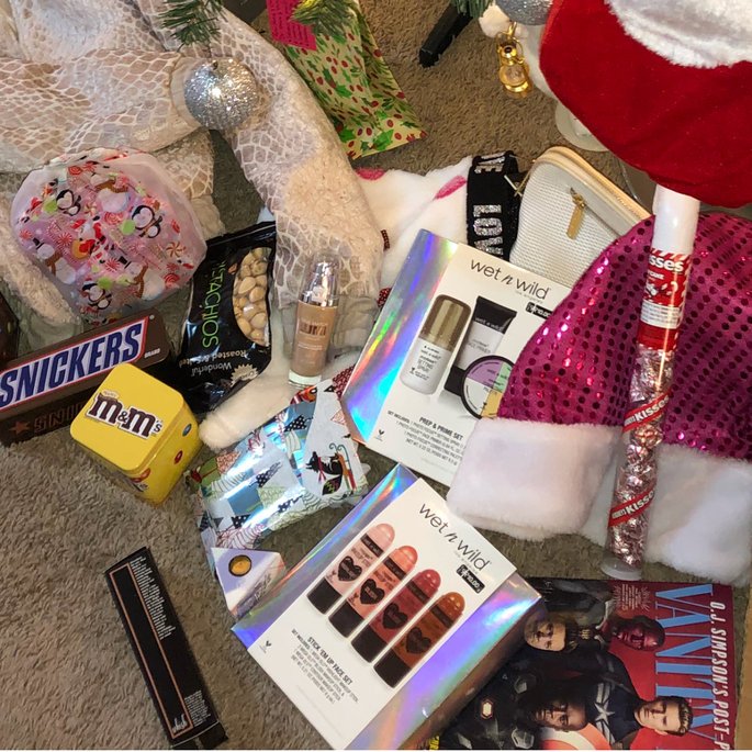 Xtinabeauty's tweet photo. My new makeup begins! ❤️ https://t.co/5DOih8aXnr