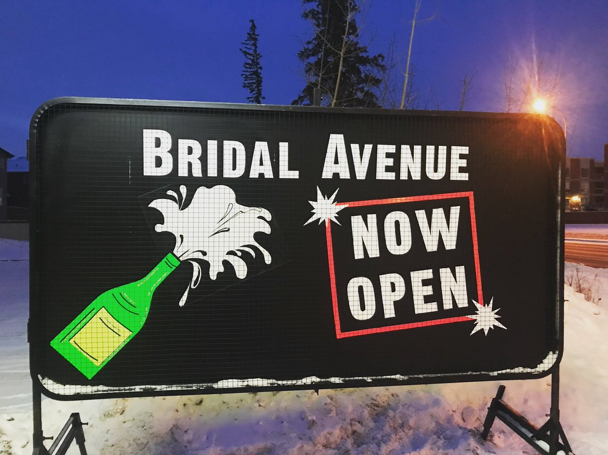 Hawthorne gate, across from the TLC! #bride #bridalparty #sprucegrove #stonyplain #parklandcounty #magnetsigns