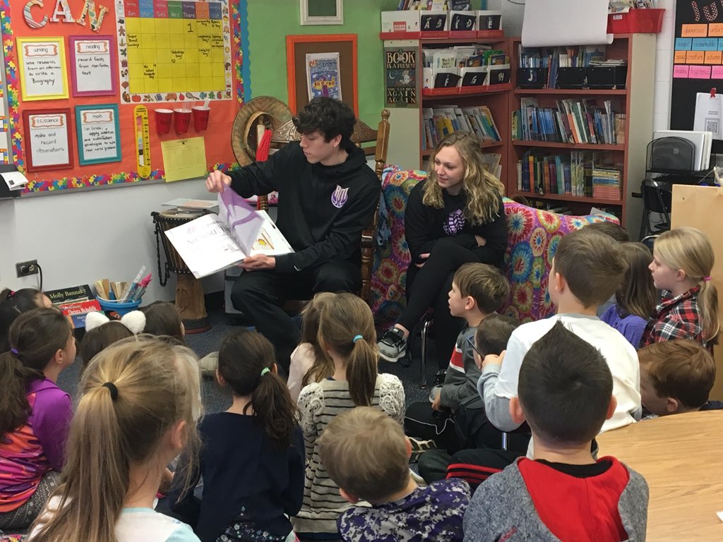 TazzelClass's tweet photo. @RMHSMUSTANGS bball players visited @AHSD25Westgate today, and we had Kate’s brother, Ryan, read to us! #d25ItsPersonal https://t.co/PmuL9LVLEj