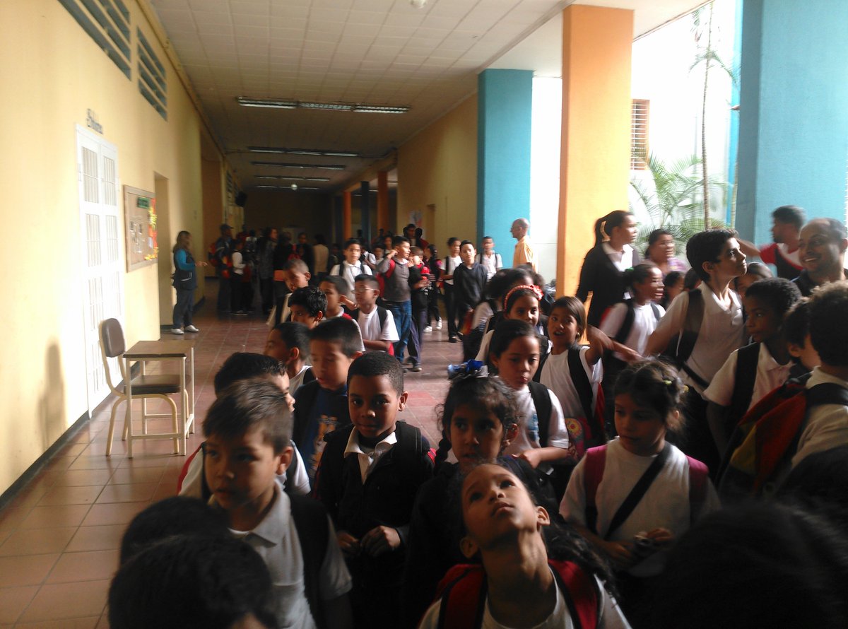 grgrachi's tweet photo. @JauaMiranda @MPPEDUCACION @eugeniapinero @CE_FERMINTORO  paradura del niño https://t.co/46MX57R98K