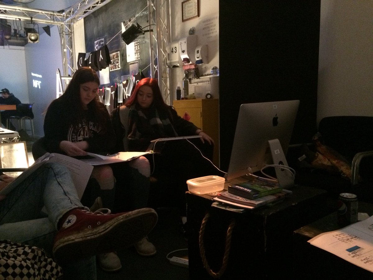 productionJL1's tweet photo. Got rig plan sorted and running through level 2 play with @production_brad @Productionpaige @ProductionKel and @arts_tutor https://t.co/E5sG30c2yo