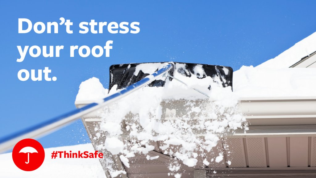 уборка снега с крыши коттеджа. нужно ли чистить крышу дома от снега. монтаж кровли зимой. нужно ли чистить крышу дома от снега. нужно ли чистить крышу дома от снега.