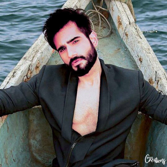 PooCreations's tweet photo. Charismatic @karantacker!!! 😍😍😍 #ForProfilePicture https://t.co/K7j6Ll2wHr