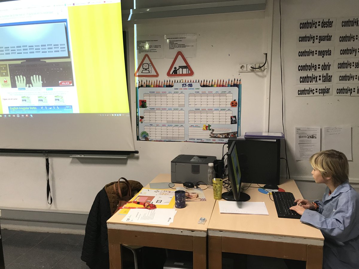 SantNicolau's tweet photo. Els alumnes de #3rPrimàriaSN B són ja uns experts fent #mecanografia amb #Vedoque. Ni un error! 👏👏👏
#innovació #futur #escola #Sabadell https://t.co/KqClLgGMxE