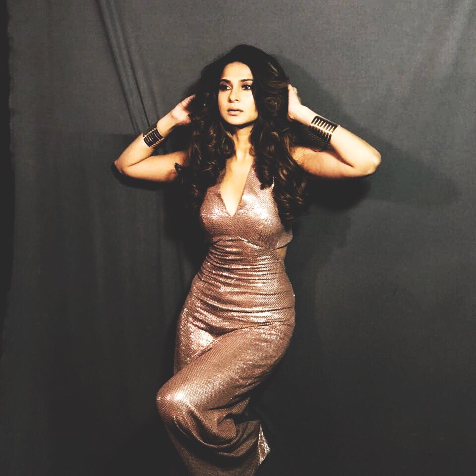 trashforwinget's tweet photo. Jennifer Winget, have mercy. https://t.co/piu6vCakzQ