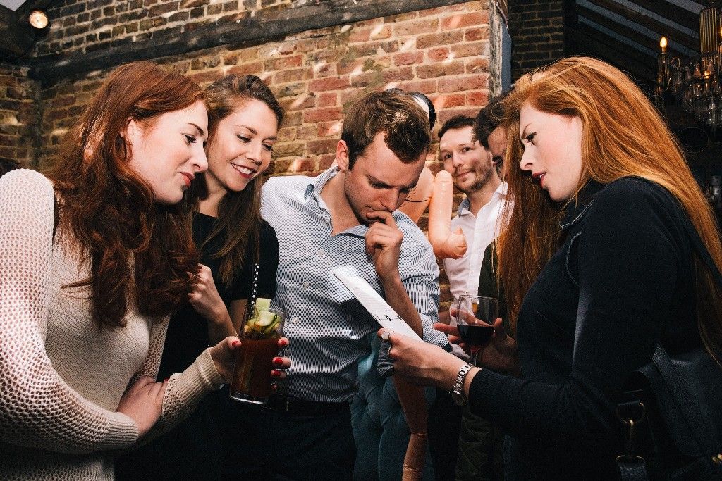 BehindEveryBoss's tweet image. Looking to organise a team building activity? Try A Door In A Wall and their fantastic bespoke mystery events, the clues will get you working as a team &amp;amp; get your brains whirring! buff.ly/2DW6CMM #teambuilding #corporateevents