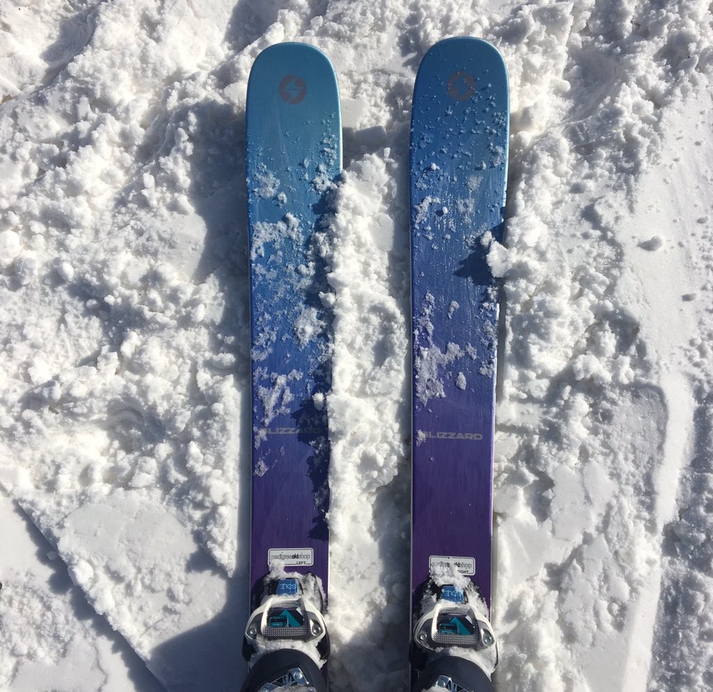 I'm in love the with these skis <a href="/Blizzardski/">Blizzard Ski</a> #blizzardskis #blackpearl #SkiTheEast
