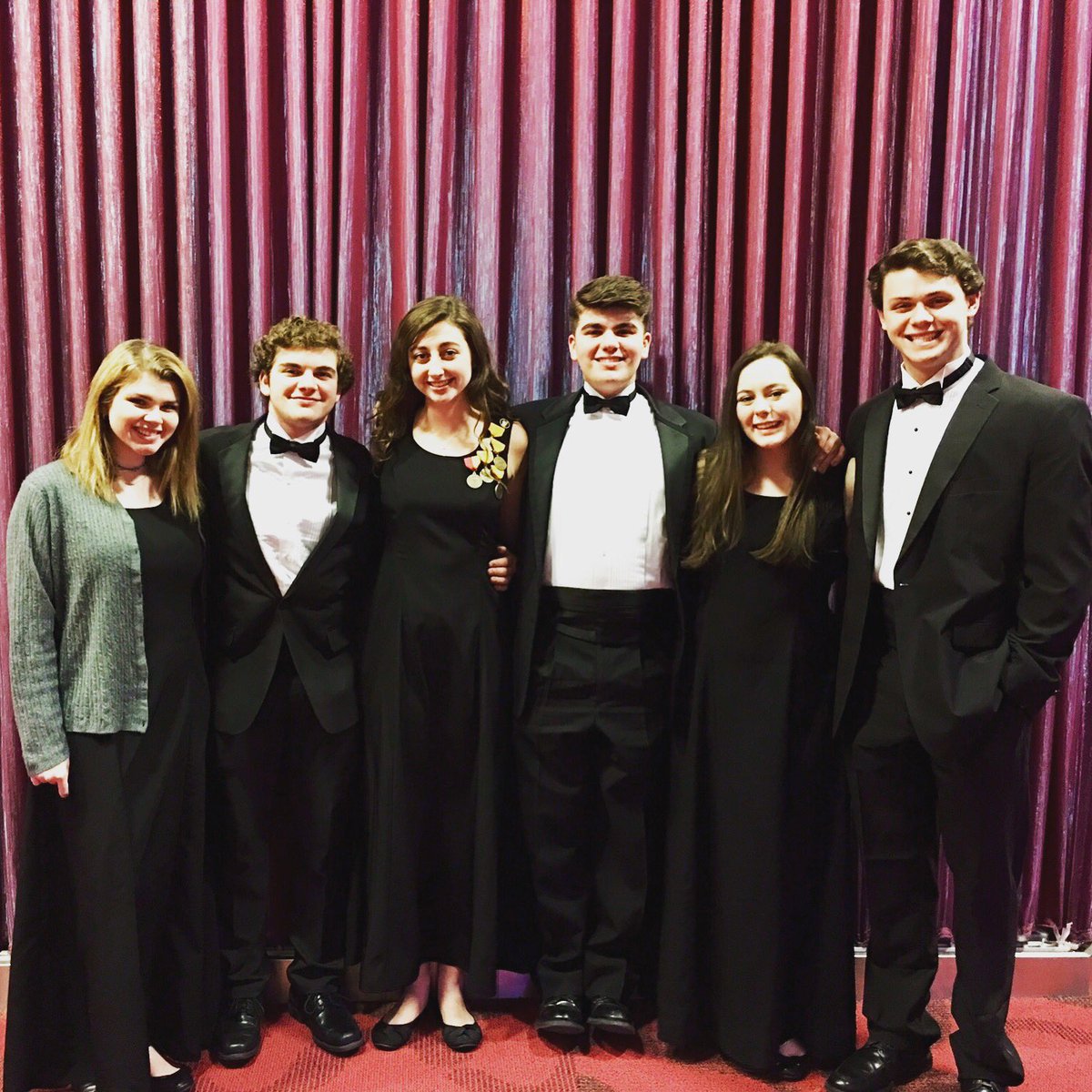 FHS_Connection's tweet image. FHS was well-represented at AVA Honor Choir. We had a blast rehearsing &amp;amp; performing at the Alabama Music Educators Association! #amea2018 @fhsfalcons1 @FHS_Connection