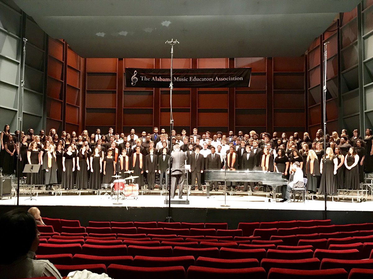 FHS_Connection's tweet image. FHS was well-represented at AVA Honor Choir. We had a blast rehearsing &amp;amp; performing at the Alabama Music Educators Association! #amea2018 @fhsfalcons1 @FHS_Connection