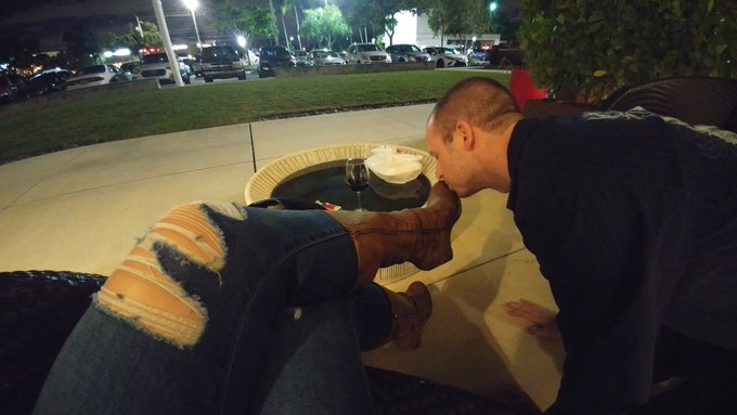 When you take Goddess Brianna out for dinner..this might happen lol @taylordawnmodel https://t.co/bQ<a href="/tag/momcomesfirst"class="tags"><span>#momcomesfirst</span></a>