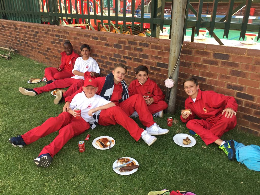 KingEdVIISchool's tweet photo. #RedSchoolHouseBoarders @KingEdVIISchool #redfun #redspirit #redbrothers @10march1982 #braai #swimming https://t.co/OdRYxQSjpK