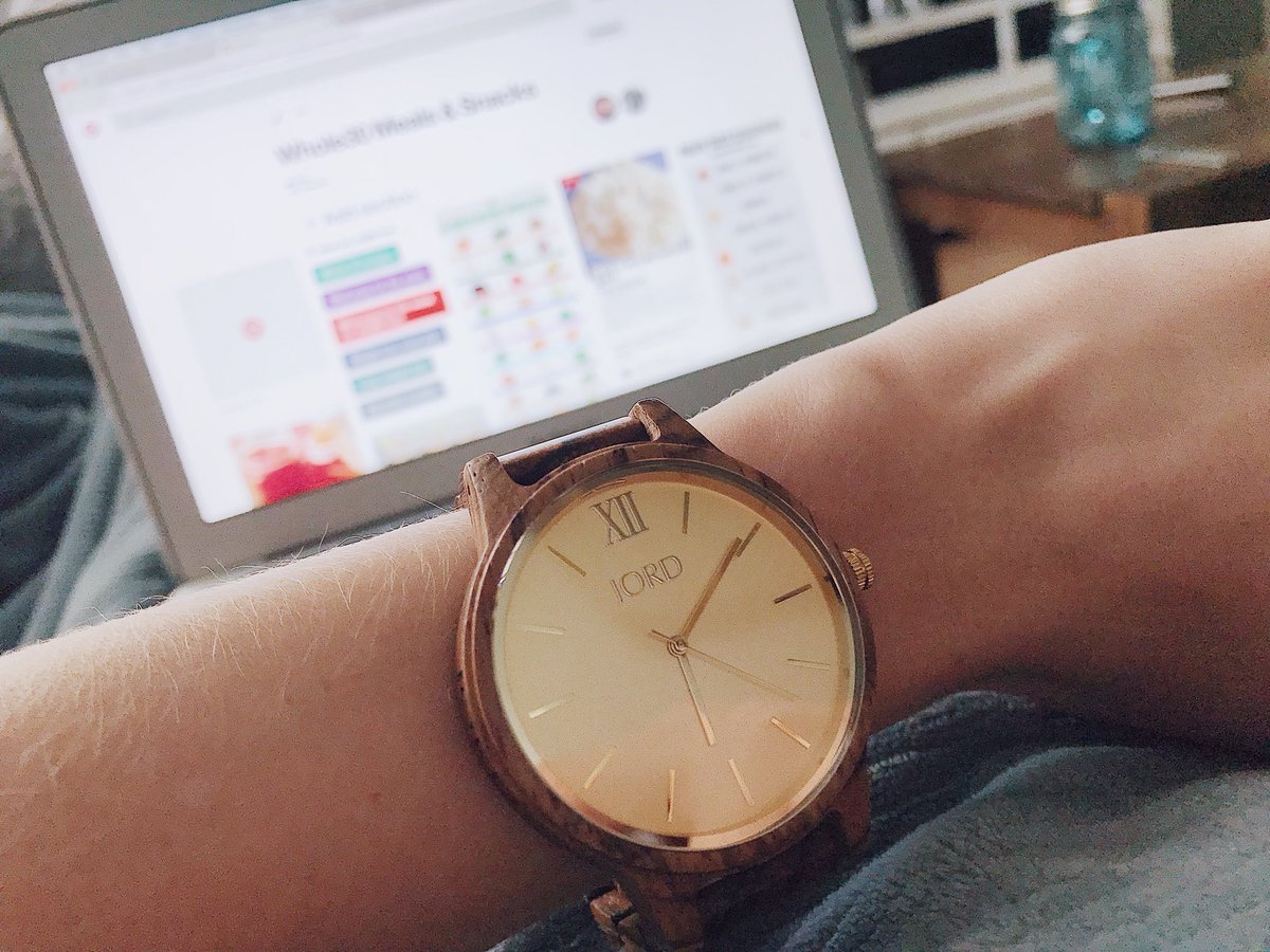 Amberrrshops's tweet photo. Counting down the days till this Whole30 is over! Hahaha! But there’s still time to enter for a $100 gift card to @woodwatches_com (Jord) click link in bio 💗 #jordwatch #jordwatches #jordfrankie #amberrrshops https://t.co/mWV2Gnyob7