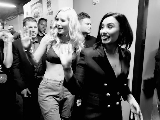 lovaticsilysm's tweet photo. çoklu fotoğraf atmayı unutmayın daha fazla oy sayılıyor #Batman #CutestPet #iHeartAwards https://t.co/8tZJheffIZ