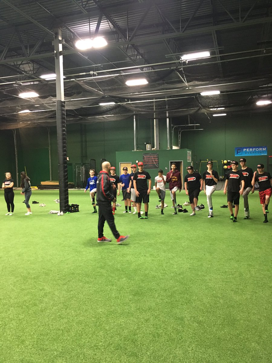 TaddGibby24's tweet photo. Impressive turnout 4 @yager20 this morning w/ a standing room only group. These teams are really dedicated & committed each week. Great 2 see that type of effort & attention 2 his training detail. #ESPTrained #SaturdayMorningWorkouts @brianjones_AU @1rhino22222 https://t.co/s3br1NQuRw