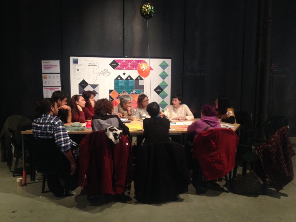 urbanbat's tweet photo. Super intensa y aefectiva jornada la de hoy en #imaginamadrid donde creativas y colectivos sociales se han juntado para diseñar un proyecto que mejorará 9 lugares https://t.co/ZOu9oe2q5J