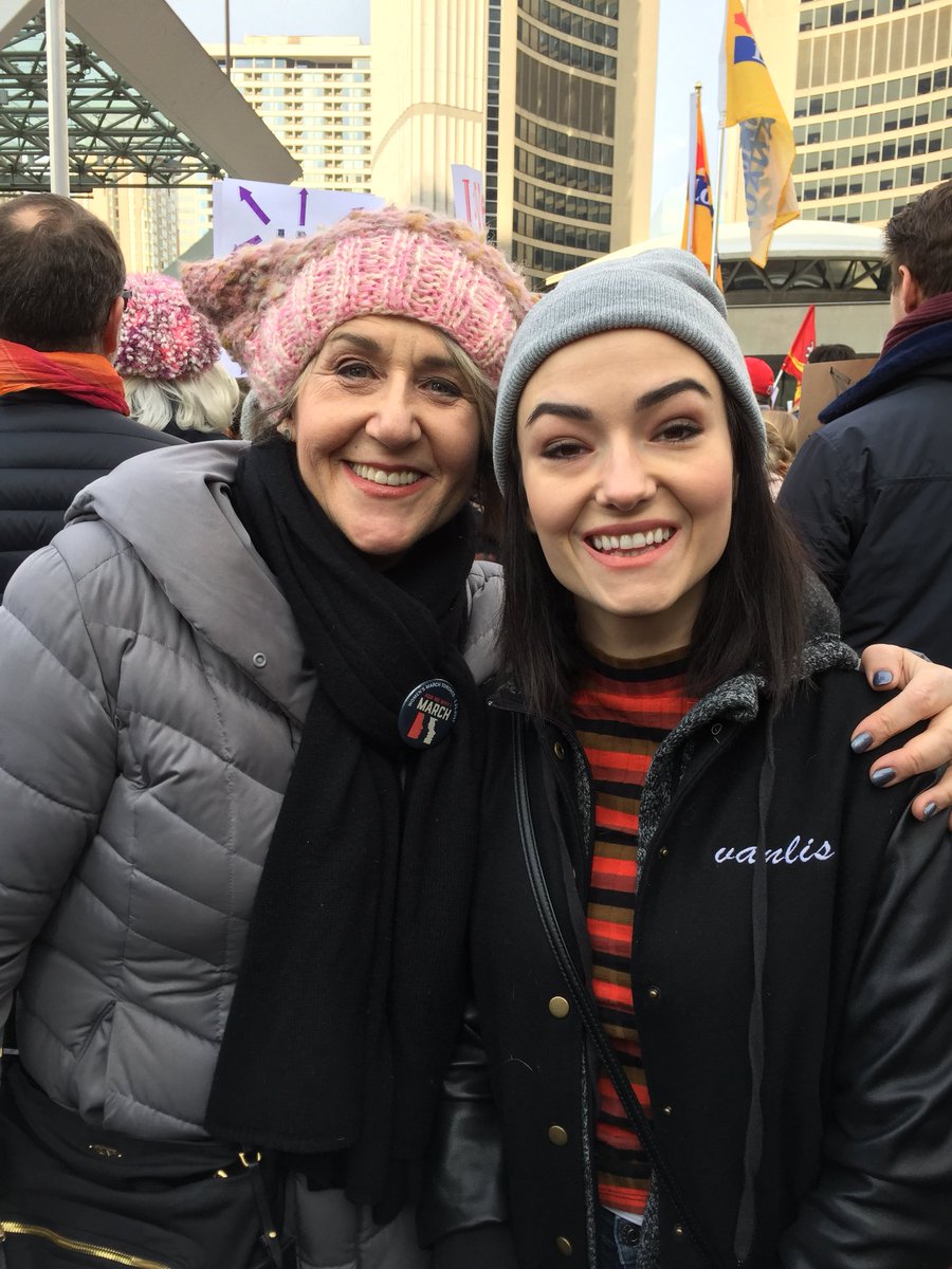 ACTRAToronto's tweet photo. Amazing to have Tova and Natasha with us for the @WomensMarchCDA today! #equality #solidarity #justice #WomensMarch2018 https://t.co/xXh05Evj6d