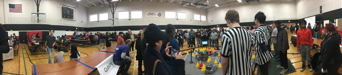 Mrs_Coalson's tweet photo. Final match to close the @HeritageD100 @BerwynSouth100 Robotics Tournament #d100pride https://t.co/ii72tXPBbH