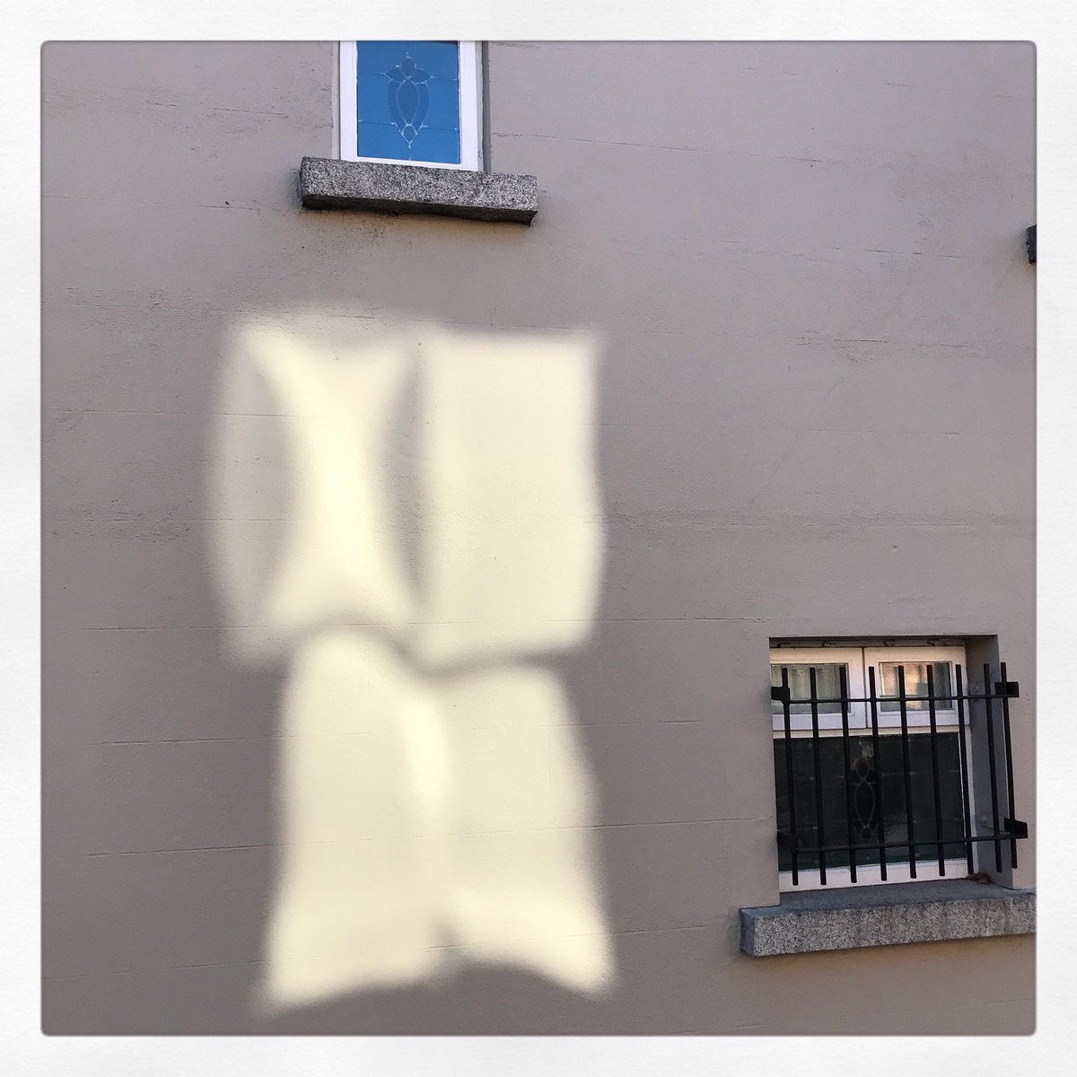 ErichDub's tweet photo. ‘Reflections’ #portobello #reflections #lowsunlight #conventwindows #wintersun #dublin8 @LovinDublin https://t.co/tEihPwfkpj