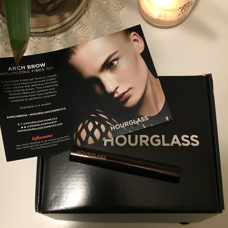 steezypz3's tweet photo. I got this #hourglassarch #voxbox from @influenster for free for testing purposes. This is an awesome brow product that looks super natural https://t.co/AbynmbGD3a
