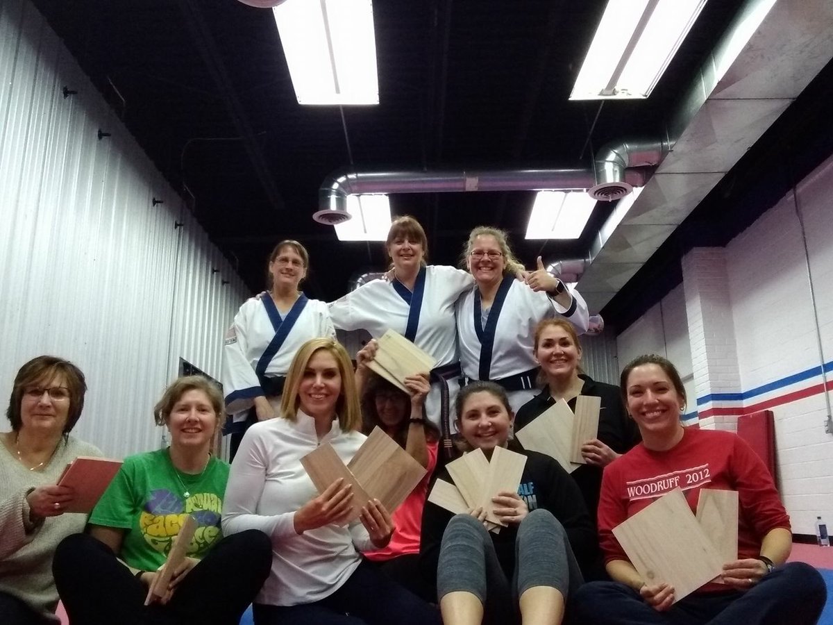 noiambunny's tweet photo. #SelfDefense #Laps #running group at #petrilloskaratecampus in #Loyalhanna #awesome #greaterlatrobe #derryarea #nomoremetoo #karate #ladies #woman #women #Powerful #WomanPower #womenpower #latrobe #Derry #delmont #Export #murrysville #greensburg #jeannette #breakingboards https://t.co/Xe1Wl5YGfE