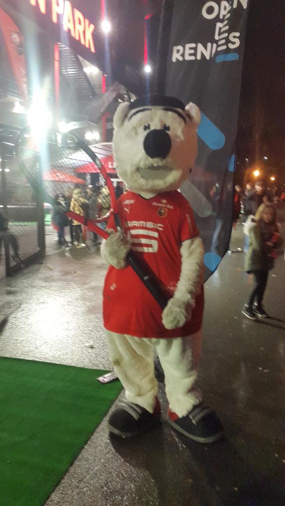 OpenBlotRennes's tweet photo. Du Mini Tennis au @staderennais ! 🎾 Faîtes comme #Ermining et venez taper la balle ! #ODR2018 #openderennes #staderennais #Tennis https://t.co/EwN6QsBJDf