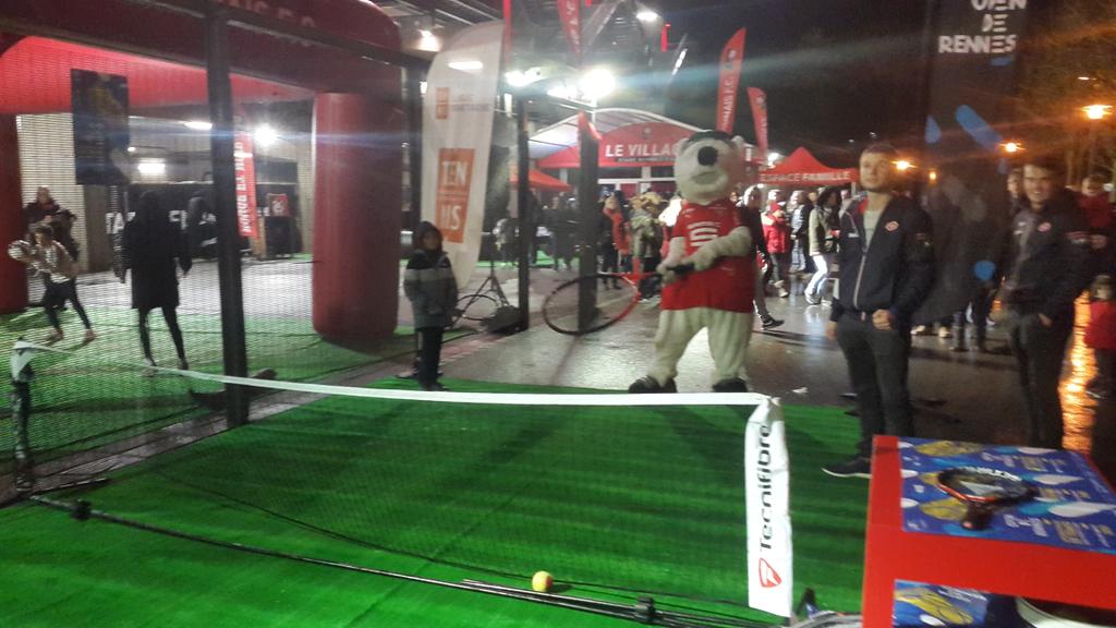 OpenBlotRennes's tweet photo. Du Mini Tennis au @staderennais ! 🎾 Faîtes comme #Ermining et venez taper la balle ! #ODR2018 #openderennes #staderennais #Tennis https://t.co/EwN6QsBJDf