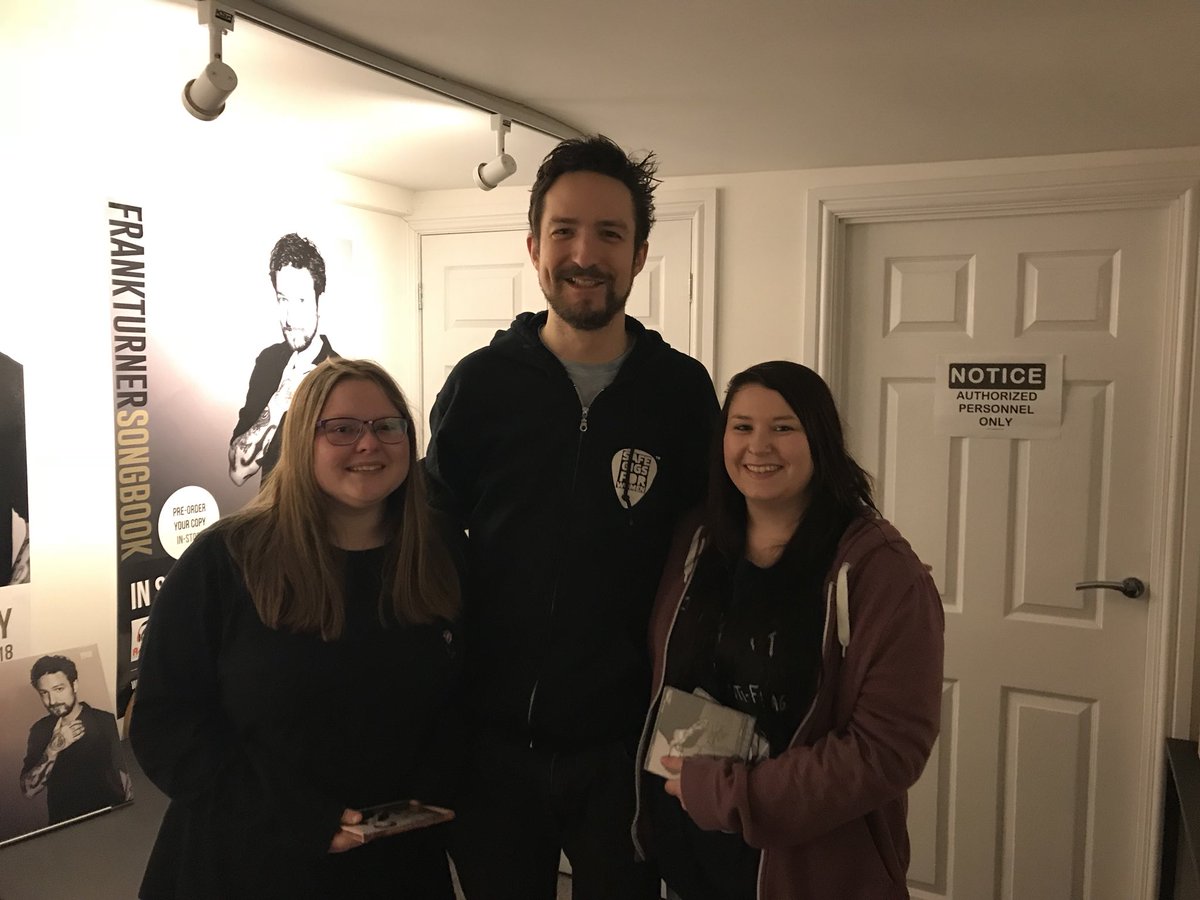 Thanks to @frankturner for making mine and niece’s day 😊