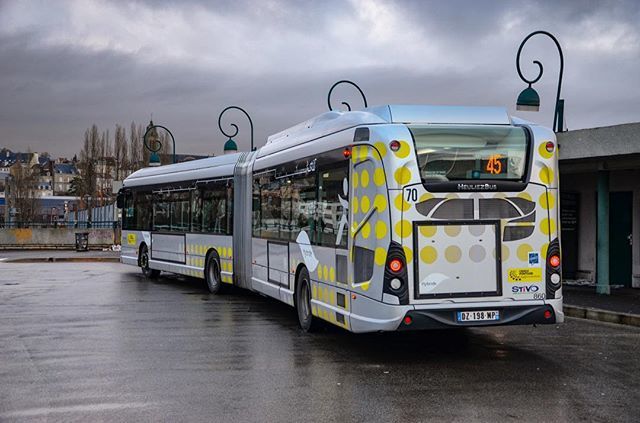 thomas_chaffaut's tweet photo. Pontoise : Un GX437 hybride de la 45 en pause sous un ciel menaçant (19.01.2018)

Pontoise, France : An hybrid GX437 of bus route 45 tasked a break under a stormy sky. 
#STIVO #Heuliez #GX437 #hybrid #bus #Pontoise #Gare #autobus #instabus #bustagram #ar… https://t.co/cf994JC8Lz https://t.co/1GyviUT5Mm