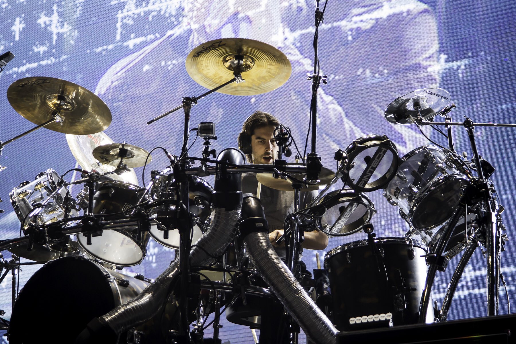 Happy Birthday Rob Bourdon!!! The biggest drummer inspiration for me! 