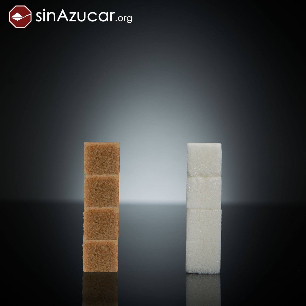 4 terrones de azúcar moreno contienen un 98% de azúcar. Equivalen a 4 terrones de azúcar blanco.