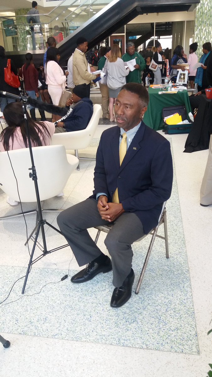 100BlackMenJax's tweet photo. Pres @Griggs4Health
#InfiniteScholars #CollegeFair #FAMU #EWC #LivingstoneCollege #VirginiaStateUniversity #SavannahStateUniversity #AlabamaAandMUniversity just to name a few #DuvalCounty #J100 #100BLACKMENJAX #whattheyseeiswhattheyllbe #ProjectSuccessMentoringProgram https://t.co/XgnN9b8hDc