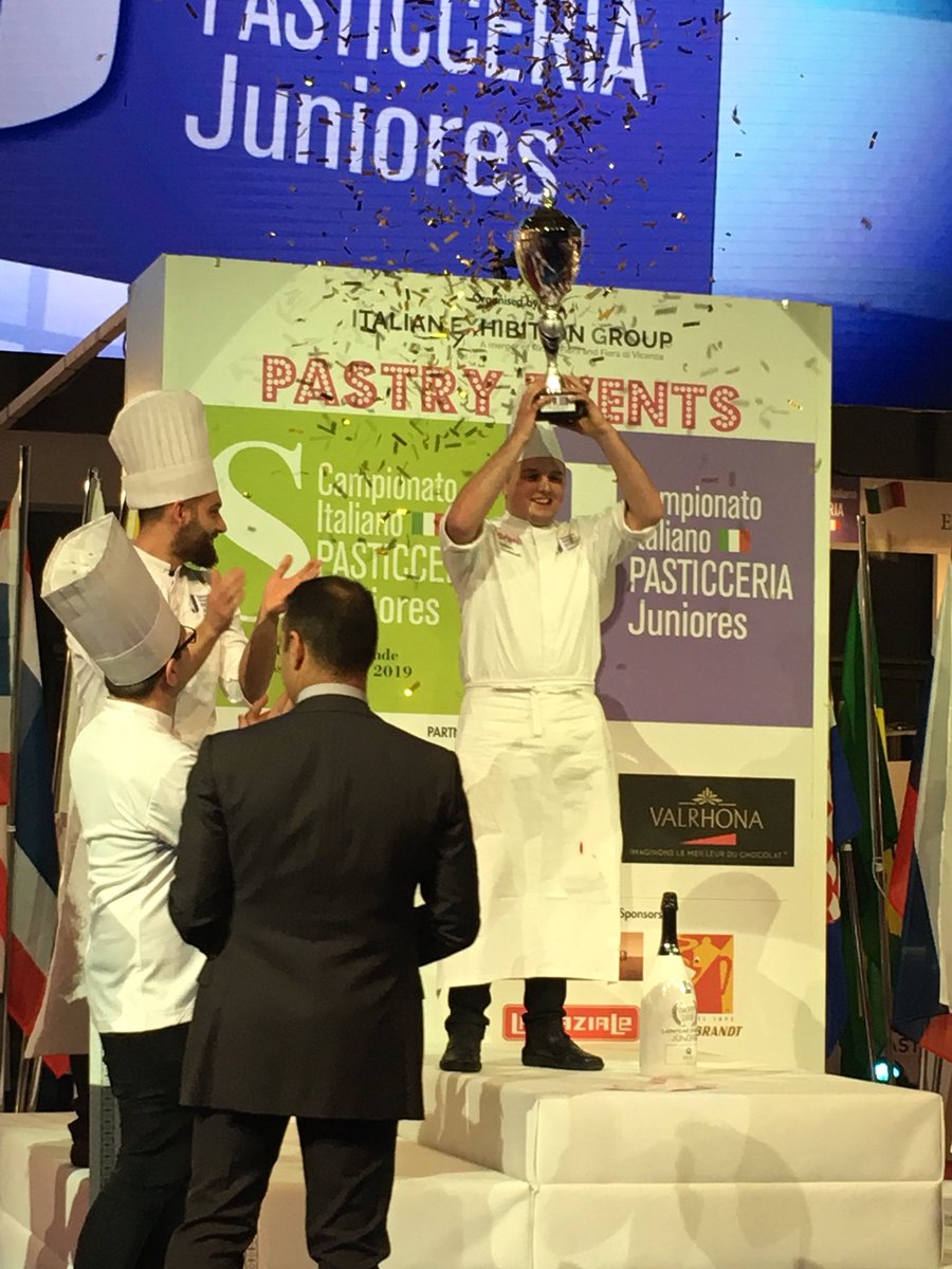 #vincitore CampionatoItalianoPasticceriaJuniores @SigepRimini #FilippoValsecchi oltre a premi miglior #tiramisù #pièceArtistica #LavoroTecnicoePulizia