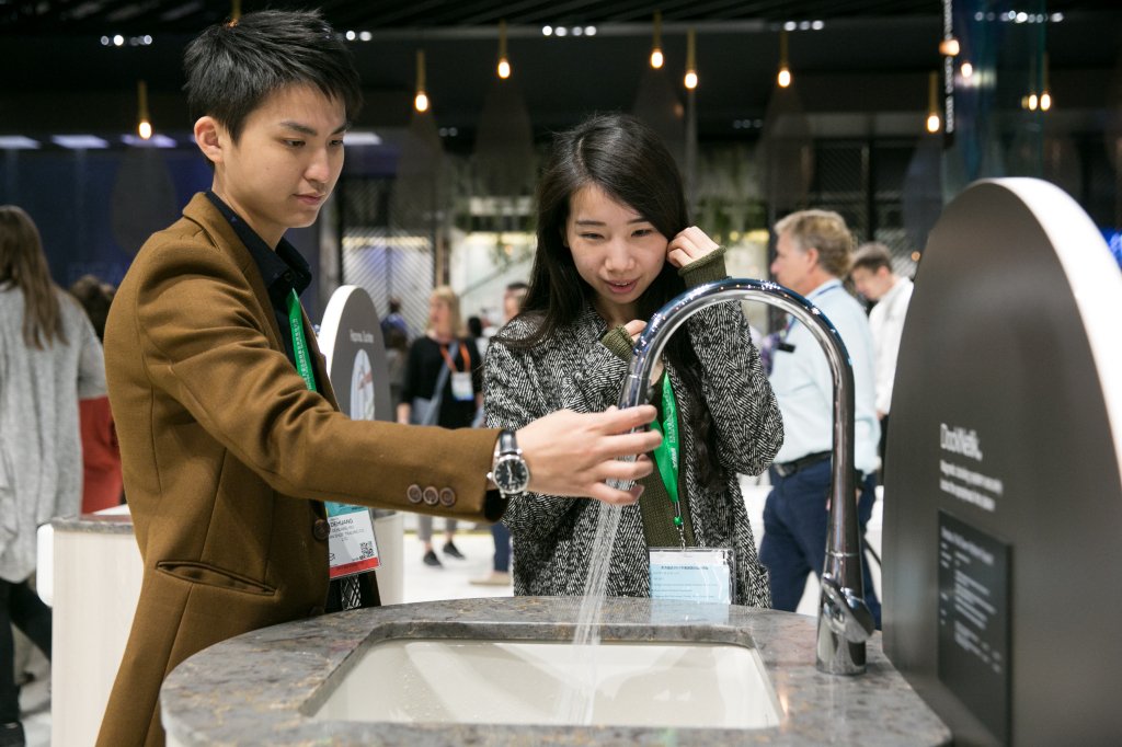 The red carpet was rolled out and winners were announced at this year's Best of KBIS! Congratulations to all winners: @trescolight by <a href="/REVASHELF/">Rev-A-Shelf</a>, <a href="/Samsung/">Samsung Electronics</a>, <a href="/KallistaFaucets/">KALLISTA</a>, and <a href="/CosentinoUSA/">Cosentino USA</a>. bit.ly/2mMuibX #BOK2018 #KBIS2018