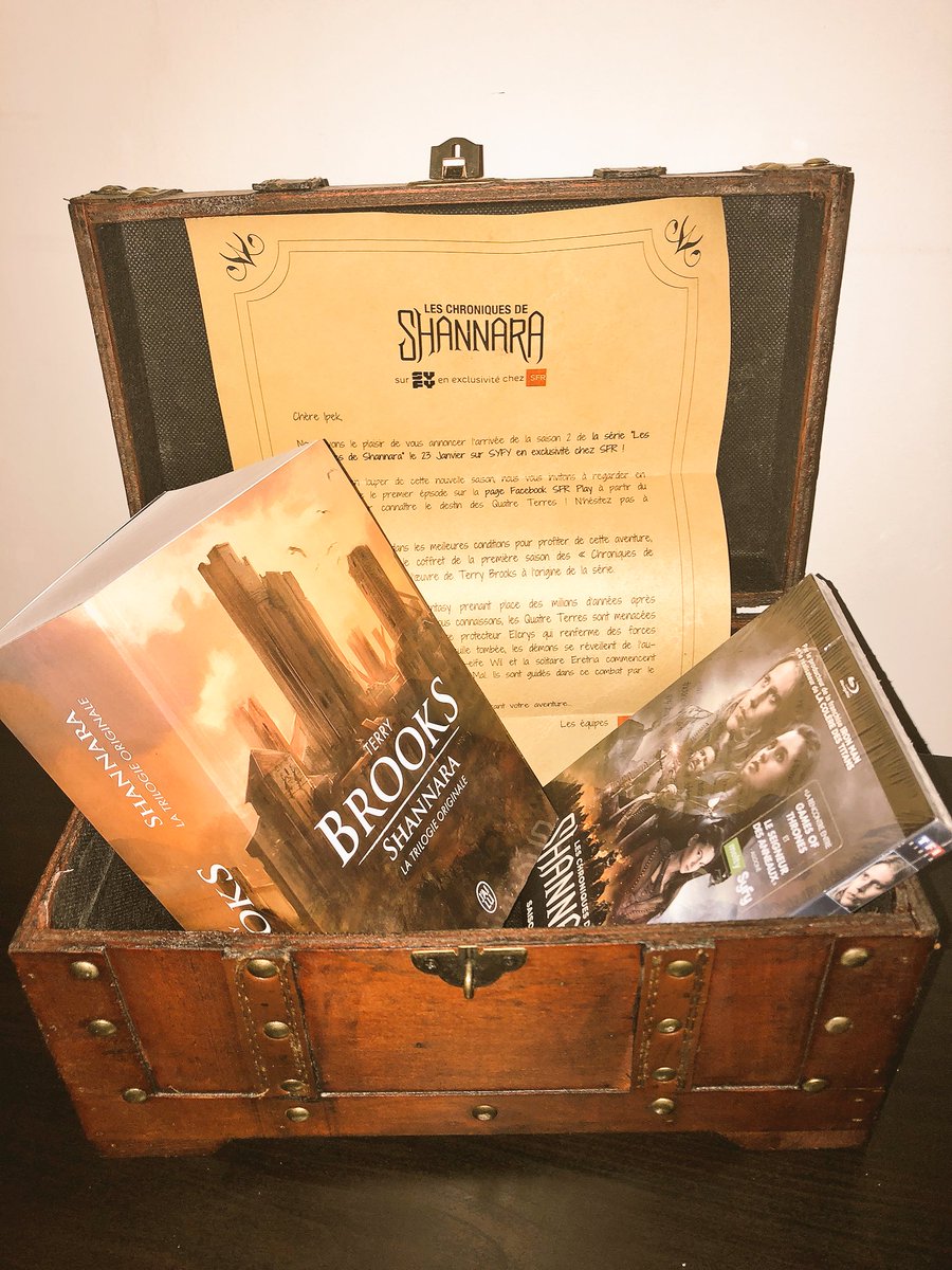 PinkGeekCOD's tweet photo. J’ai reçu un petit colis de la part d’ @SFR_Play ♥️ merci à eux ! 
Si ça vous tente 🙃 voici le lien du 1er épisode de la Saison 2 sur FB : https://t.co/Y8xsdb8sCd
#ShannaraChronicles #Shannara https://t.co/Xdqnmy7AT4