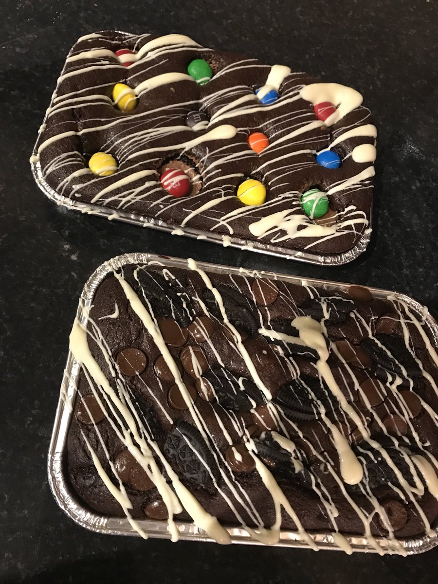 Pinkfluffcakes's tweet image. Brownies 💖 reeses peanut butter and cookies &amp;amp; cream.  Can be posted.  Order from Pink Fluff Cakes