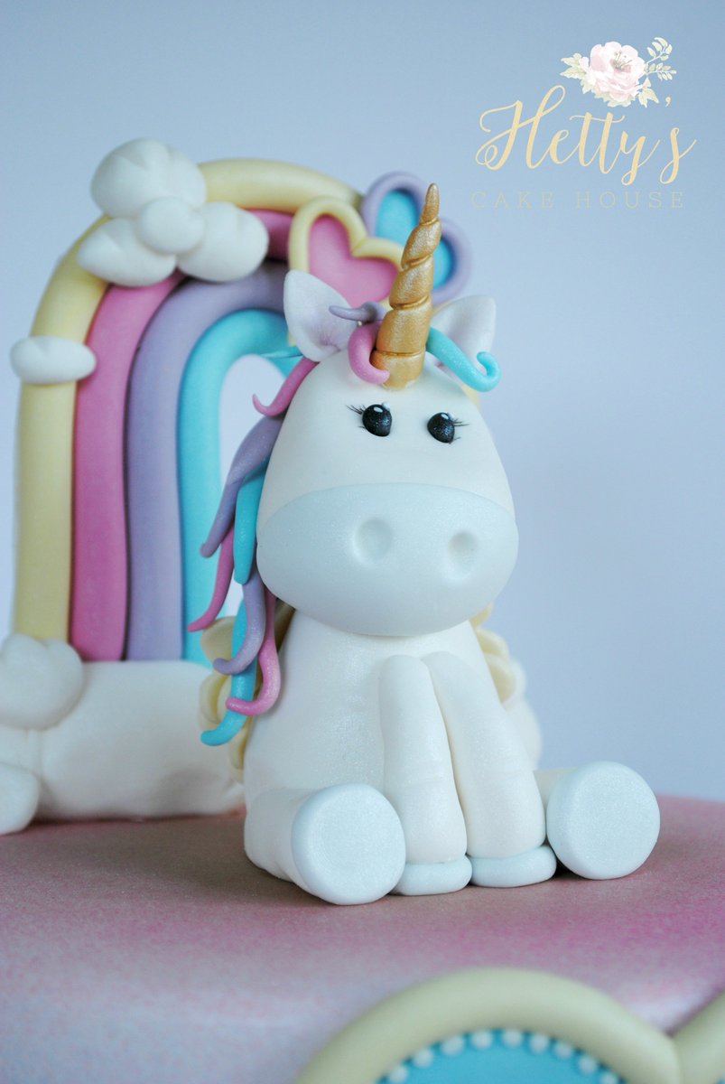 HettysCakeHouse's tweet photo. Is there no end for this trend??! #unicorn #caketopper @CakeMasters @PrettyWittyCake @CakeJournal https://t.co/vhG5koO8Sf