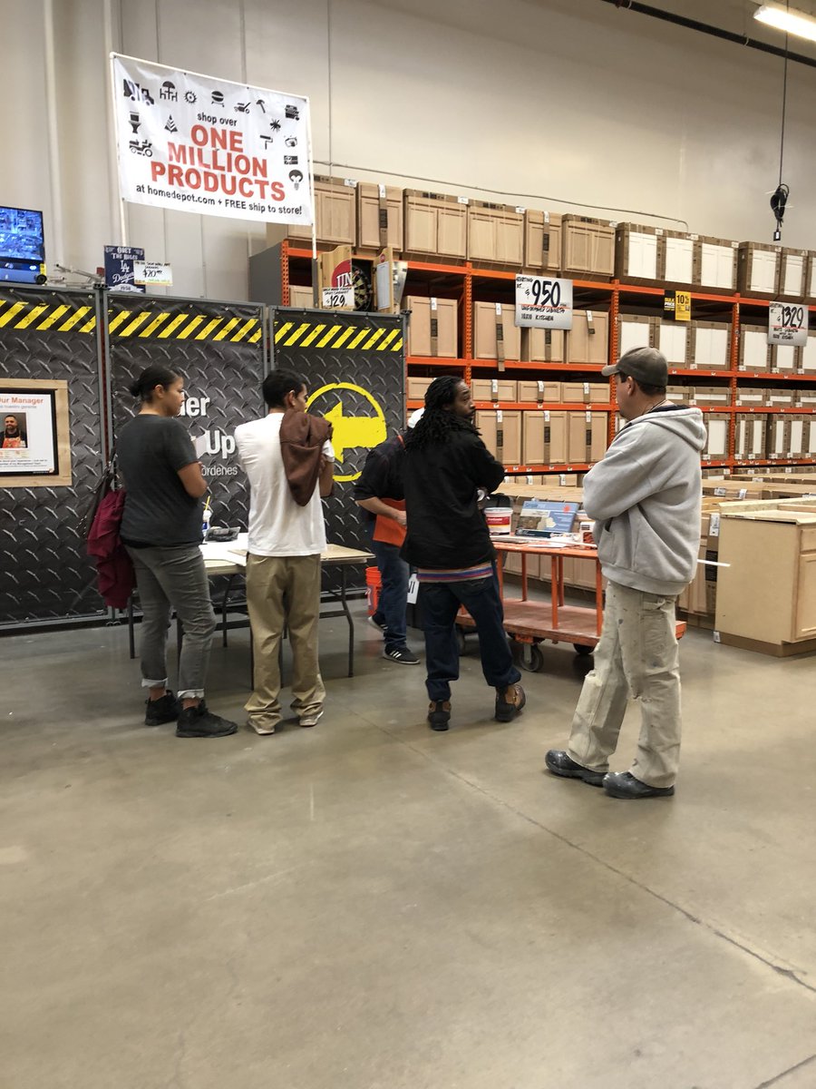 pjalvarado13's tweet photo. Jonathan in flooring teaching an awesome DIY Tile Class. #DIY #tileclass #ElSuperHomeDepot #HomeDepot3303 #elsuperhomedepot @DavidCa93745422 @bunny_laforge https://t.co/N4GHabDKTK
