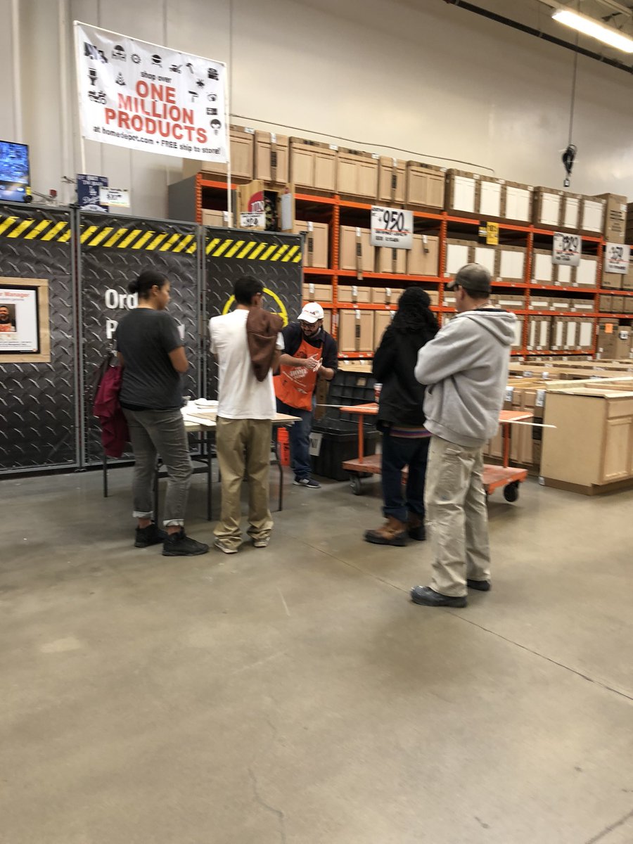 pjalvarado13's tweet photo. Jonathan in flooring teaching an awesome DIY Tile Class. #DIY #tileclass #ElSuperHomeDepot #HomeDepot3303 #elsuperhomedepot @DavidCa93745422 @bunny_laforge https://t.co/N4GHabDKTK