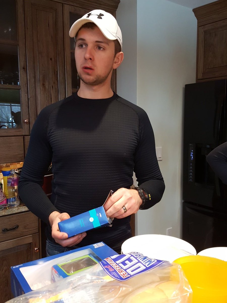 SketchedCam's tweet photo. Will plastic forks melt in the hot meatballs?? https://t.co/ZvrIQreB79