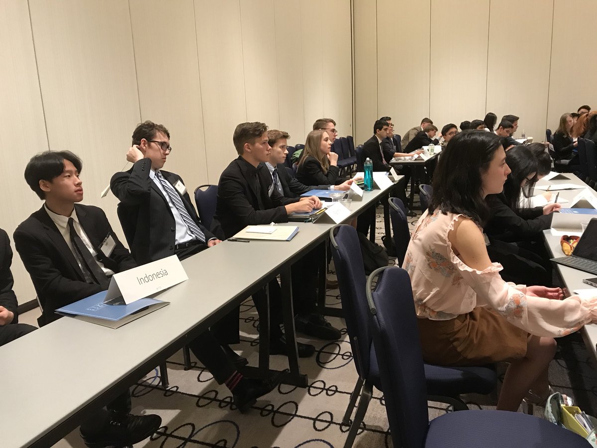 headofbrentwood's tweet photo. VMUN off and running on Saturday morning. #vmun #choosetobe https://t.co/Nw0yasvvZE