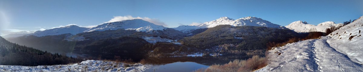 Proudfoot's tweet photo. Beautiful sights today across #LochLong in @LomondTrossachs #NationalPark #Scotland from the #ThreeLochsWay 💚 @ExploreArgyll @Argyll_IslesApp https://t.co/NGPFu6hBI4