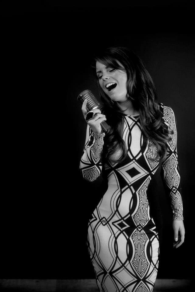 Tonight from 8pm Alicia Hooper will be live at The 109 - the perfect night out in Cardiff.  Now who's for cocktails?