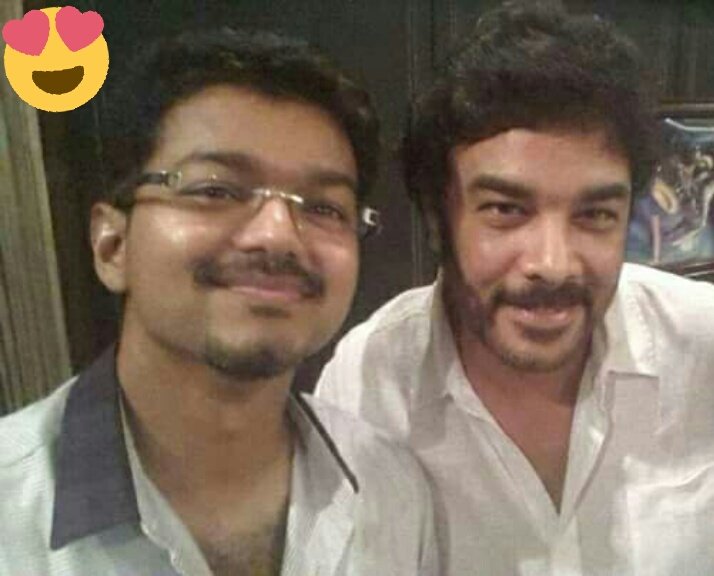 Happy Birthday wishes to #SundarC sir 🎂🎁🎊🎉 on behalf of #Thalapathy @actorvijay bro and his fans 😍 wish u all success 😊👍 @khushsundar 

#HBDSundarC !