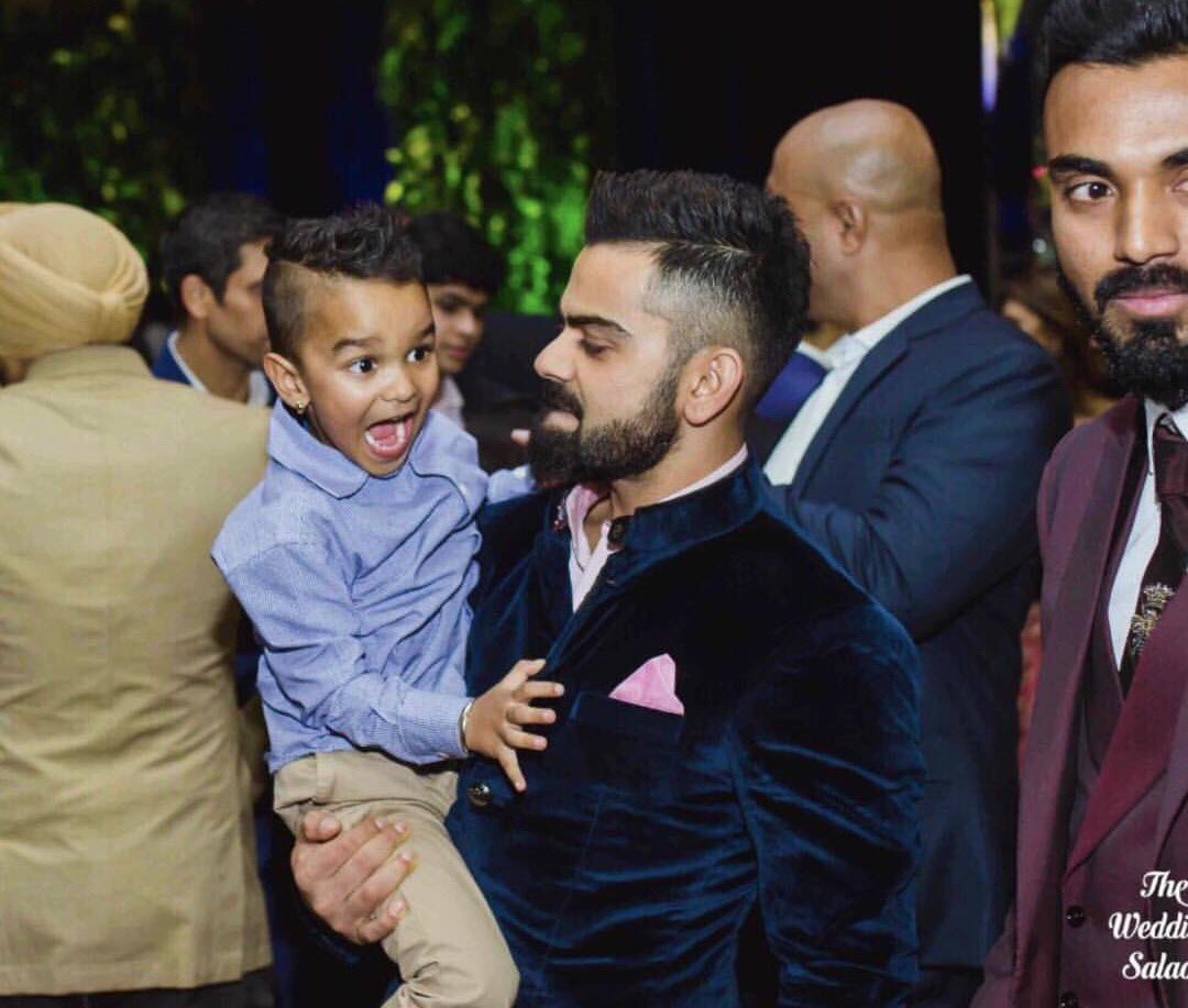  @AnushkaSharma &  @imVkohli with  #AeshaDhawan & Zoravar at their reception   #VirushkaReception