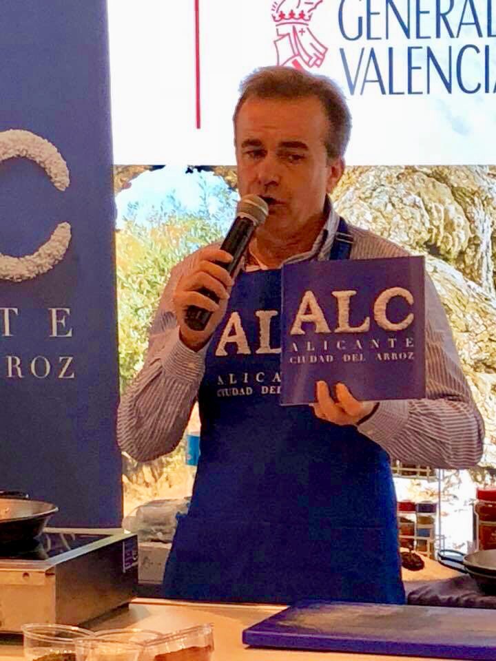 Hemos organizado varios showcooking de Alicante Ciudad del Arroz en Fitur. Mil gracias a María José San Román, PepeLópez, etc
