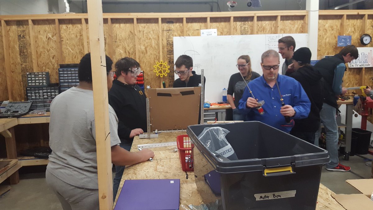 Our mechanical team is always hard at work! #FIRSTPOWERUP #Omgrobots