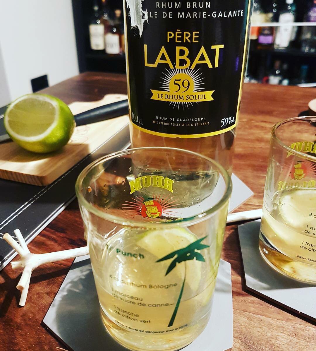 rumminguk's tweet photo. Apéro for Saturday evening is a trusty ti punch with Père Labat soleil, which has spent 6 months in oak vats at the tiny, rustic distillery on Marie-Galante, Guadeloupe.
#rhum #mariegalante #rhumdeguadeloupe #tipunch #perelabat #59percent #rumming https://t.co/ZKt4AptPsm