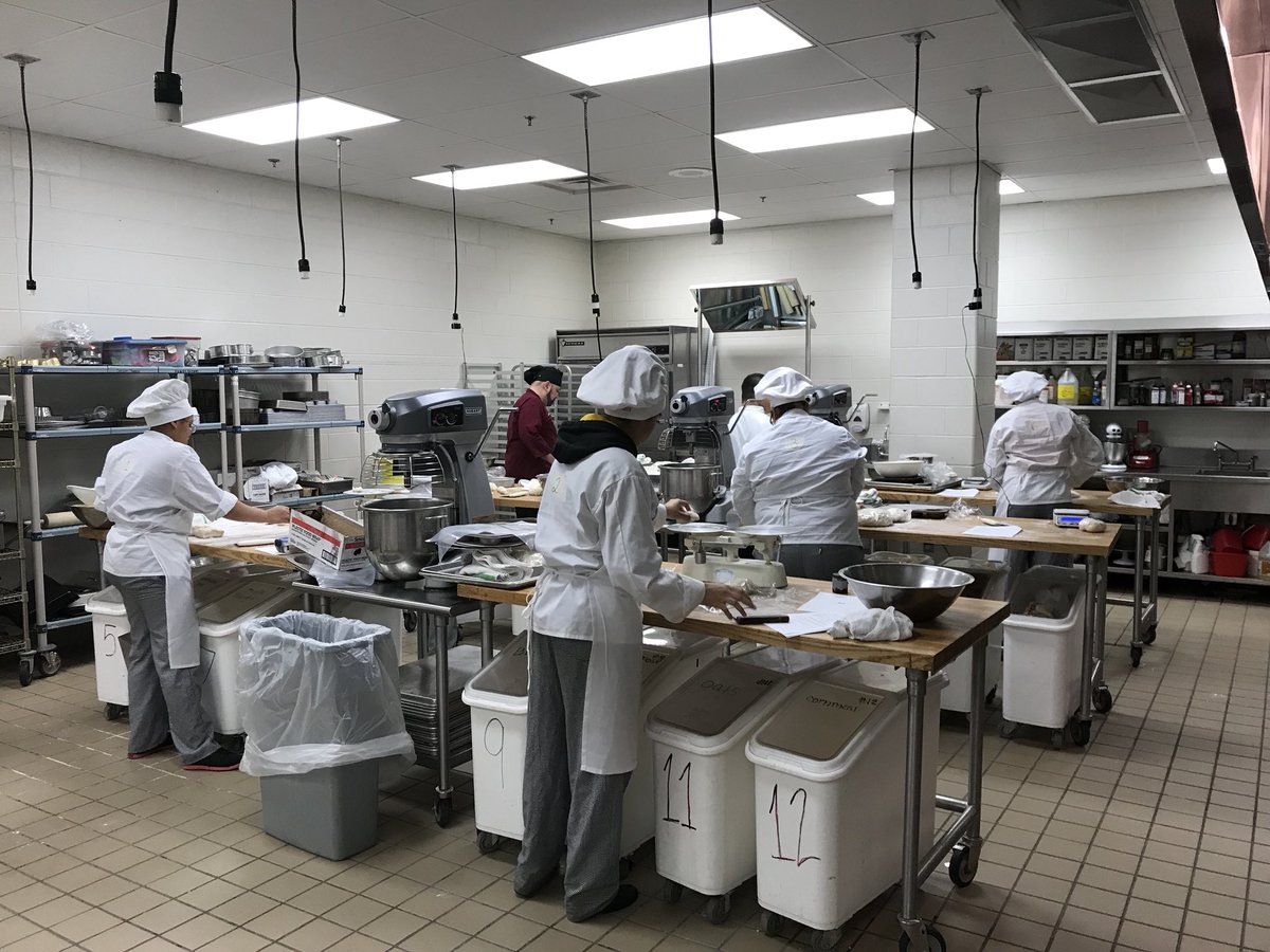 PCTASkillsUSA's tweet photo. PCTA commercial baking in house!! #PCTAhasSkills #framework #job-readyday1 @PCTASkillsUSA https://t.co/GMDJywrFfJ